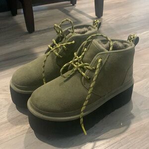 Ugg Women’s Shearling Heritage Boots